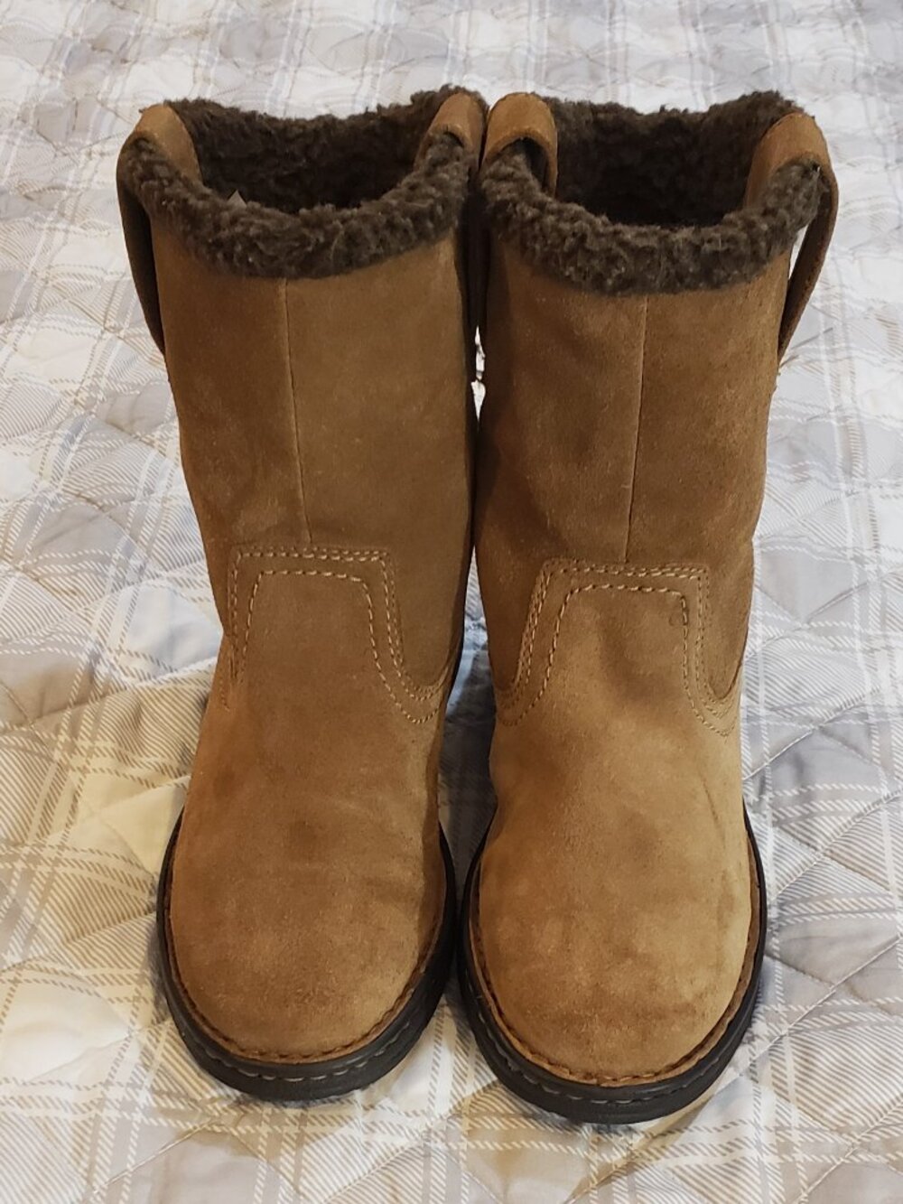 Ariat Women's Fleece fur Chukka Boots Size 8.5B